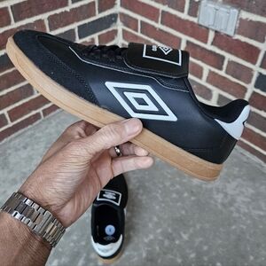 NWOT Men's Umbro Shoes
